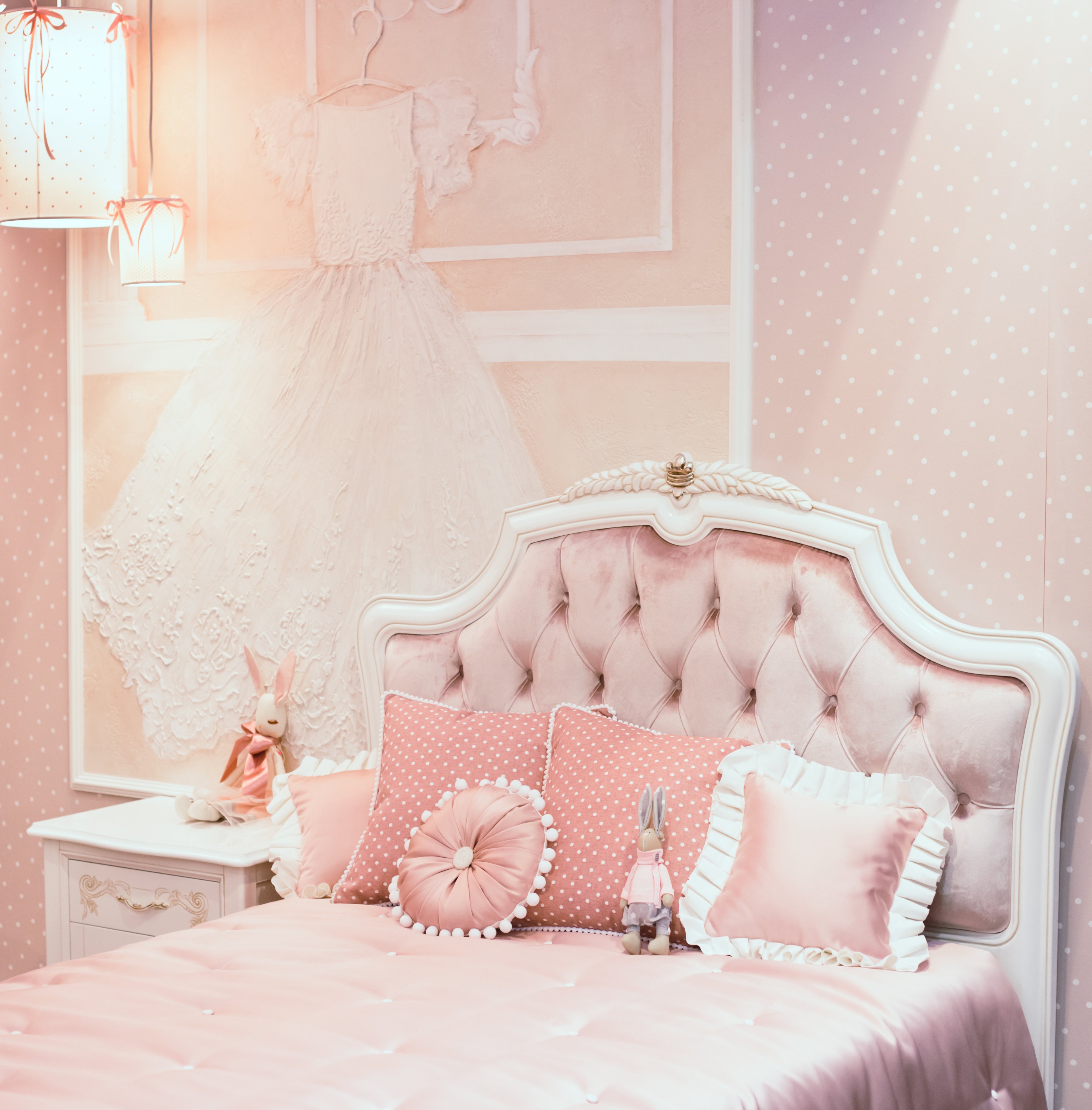 Dusty pink and grey bedroom  Beautiful bedroom colors, Romantic