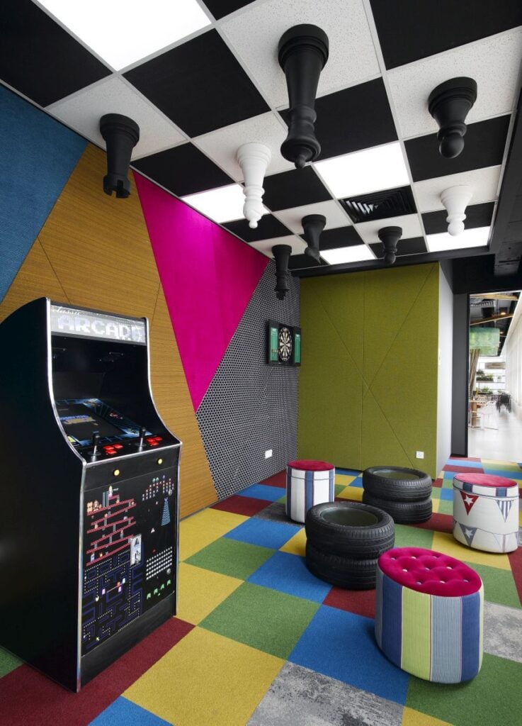 8-bit-colors-in-game-room-chess-game-ceiling